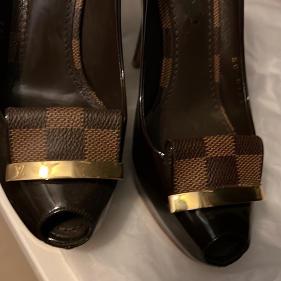 Authentic Louis Vuitton heels New size 35 - Picture 2 of 8